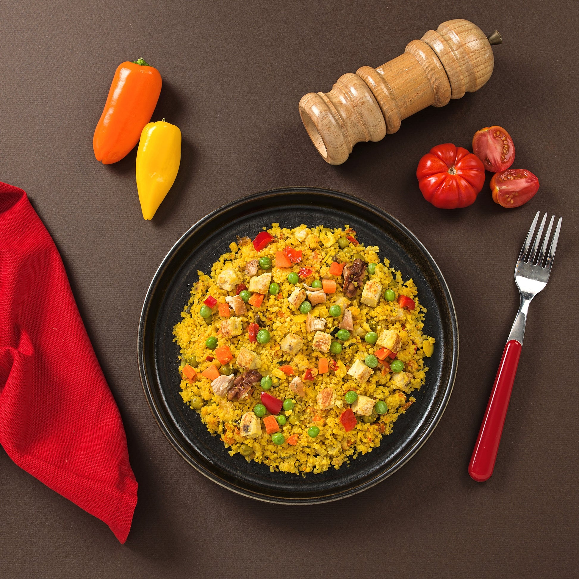 Cous cous con petto di pollo, frutta secca e verdure miste 100 Grammi